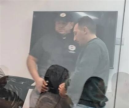 Uno de los policías detenidos