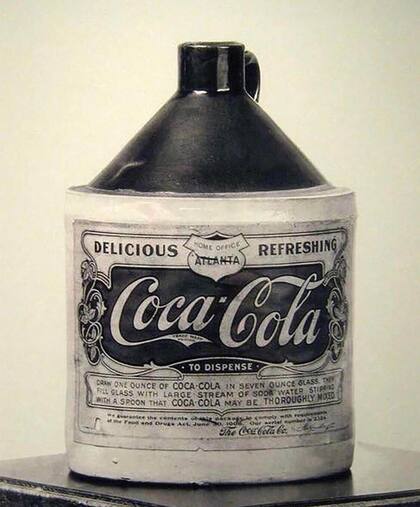 Uno de los primeros envases de Coca-Cola. Fuente: Reddit.