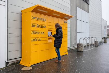 Uno de los puntos de entrega de pedidos del sistema Amazon Locker en Estraburgo, Francia