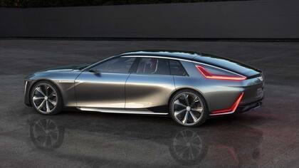 Uno de los sellos del modelo es el techo panorámico con niveles de luz regulables por zona.