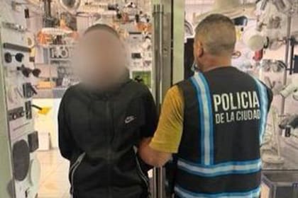 Uno de los sospechosos detenidos