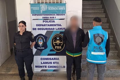 Uno de los sospechosos detenidos