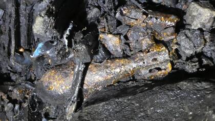 Uno de los tantos explosivos que no detonó y que siguen siendo una amenaza.