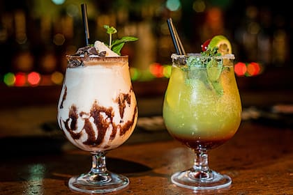 Uno de los tragos imperdibles de Bárbaro, el primer pub de Buenos Aires, es el Café homónimo