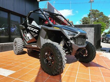 Uno de los UTVs modelo deportivo que se venden en Pinamar