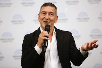 "Uno de los valores que yo siempre voy a rescatar de mi familia fue el aprendizaje del respeto, de la ayuda, de la libertad", destacó Julio Bocca