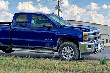 Uno de los vehículos baleados en las cercanías de Odessa, Texas