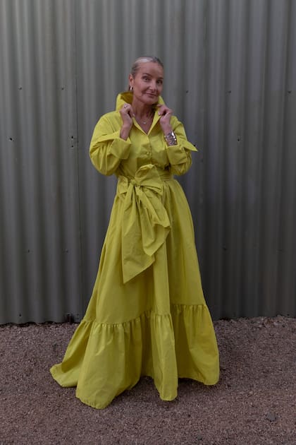 Uno de los vestidos desfilados que deslumbró por su color