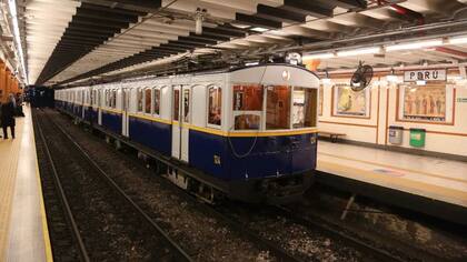 Uno de los viejos vagones de la línea A