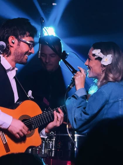 "Uno de mis momentos preferidos: cuando mi marido se animó a cantarme un tema”, contó Igarzábal. El músico interpretó "Amor narcótico", de Chichi Peralta y Son Familia