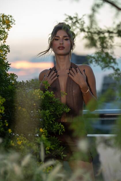 "Uno de mis sueños es algún día trabajar en una serie de Netflix, estilo "Elite"...la verdad es que tengo muchas ganas de volver a la ficción", confiesa a ¡Hola! Argentina.