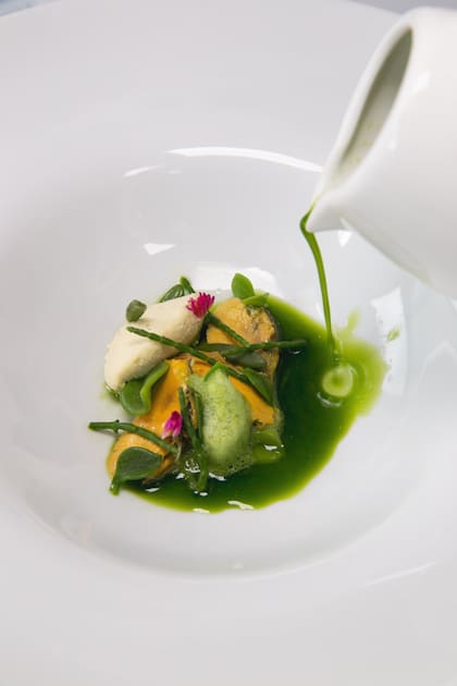 Uno de sus platos con ingredientes locales y de estación