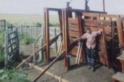 "Uno nunca termina de aprender. Si bien es una labor muy sacrificada, voy a seguir haciéndolo hasta que me dé el físico. Hoy me siento bien y necesito el trabajo”, dice el alambrador