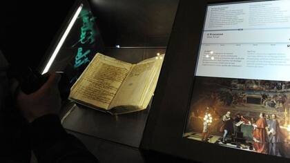 Unos 100 documentos que forman parte de los Archivos Secretos del Vaticano fueron expuestos al público en 2012
