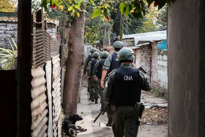 Unos 200 gendarmes fuertemente pertrechados arribaron el domingo a la tarde y se sumaron a los 2 mil que están como soporte para combatir el narcotráfico desde 2016