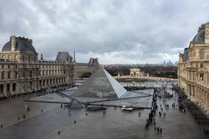 Una fuga de agua en el Louvre dañó cientos de libros del departamento de antigüedades egipcias
