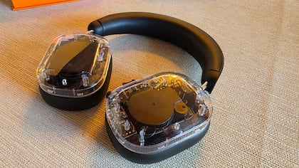 Mondo Transparent: los auriculares de Bizarrap que desafían el mercado
