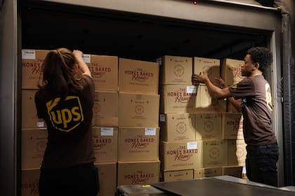 UPS confirmó que miles de sus envíos internacionales se encuentran actualmente retenidos en instalaciones de todo el país norteamericano