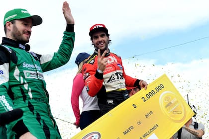 Urcera con el cheque de los dos millones de pesos, la carrera con mejores premios del calendario argentino