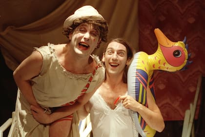 Alejandro Urdapilleta junto a Humberto Tortonese en La moribunda, aquella propuesta que estrenaron en 1997 en El Morocco