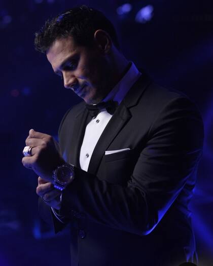 Uriel Pérez Jaurena, representante de Enzo Fernández, vestido de gala