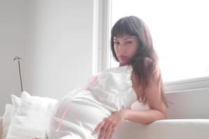 Úrsula Corberó mostró el avance de su embarazo a semanas de recibir a su bebé con el Chino Darín