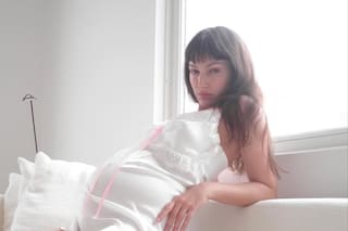 Úrsula Corberó mostró el avance de su embarazo a semanas de recibir a su bebé con el Chino Darín