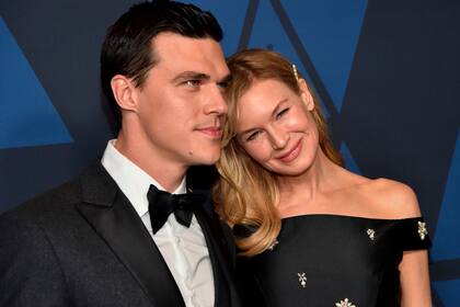 Renee Zellweger y Finn Wittrock, su compañero de elenco en la biopic Judy, dedicada a la vida de Judy Garland