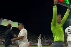 Chiqui Tapia jugó el Partido de las Leyendas y lo reemplazó una estrella... de otro deporte