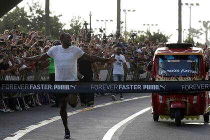 Usain Bolt y sus habituales desafíos comerciales por el mundo