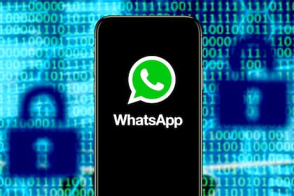 Usar WhatsApp Plus en el celular conlleva varios riesgos