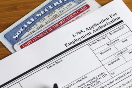 Uscis anunció que los beneficiarios tendrán un plazo de 540 días para aplicar a la renovación automática de su documento pronto a vencer o ya vencido
