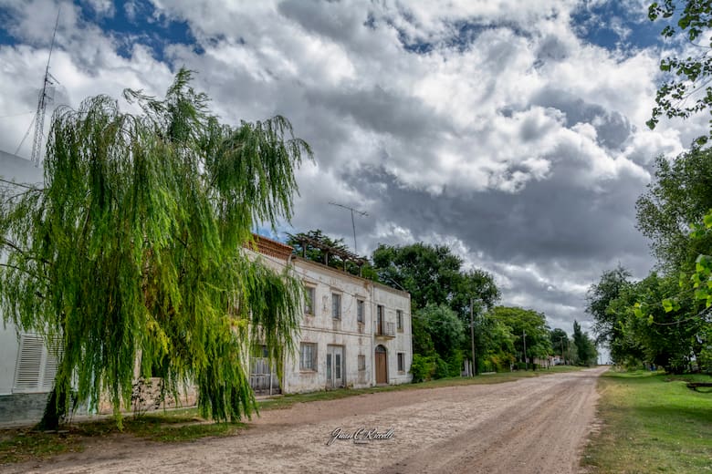 San Mayol: el pequeño pueblo con historia y casas únicas