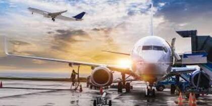 Usualmente por la mañana los aviones están en los aeropuertos desde la noche previa