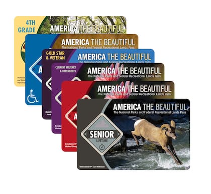 Usuarios cubren los pases de parques nacionales con stickers (nps.gov)