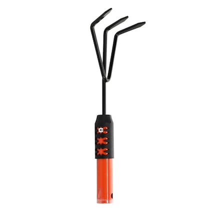 Usuarios de redes sociales, como TikToker @rebmaeiram, demostraron cómo modificar el cultivador de Dollar Tree para realizar tareas específicas de jardinería