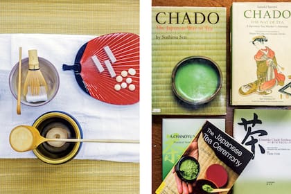 Los materiales nobles de los utensilios de la Ceremonia del té tienen como fin crear tranquilidad. A la derecha, libros sobre la disciplina de la biblioteca de la Embajada Japonesa en Argentina.