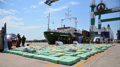 Utilizaron un barco de transporte para llevar diez toneladas de marihuana
