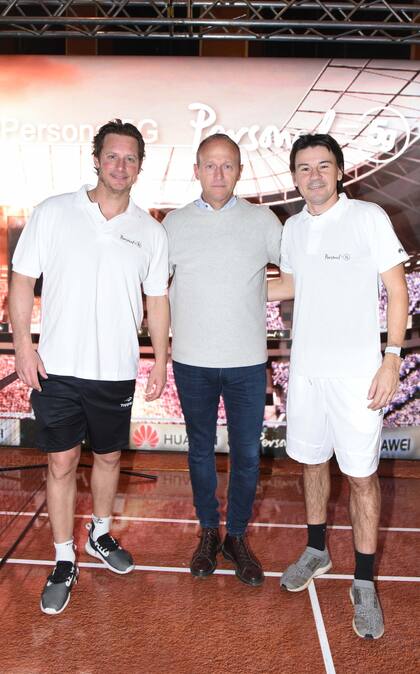 El tenista Martín Jaite se sumó a la demostración jugando unos partidos.