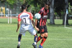 Ascenso: quién es el primer jugador de fútbol argentino expulsado por el VAR