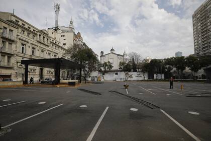 Vacío y en pleno proceso de desmantelamiento se encuentra el predio que fue comprado por los mormones para instalar un templo