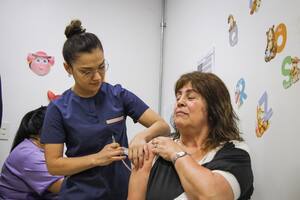 Vacunación en un centro de salud.