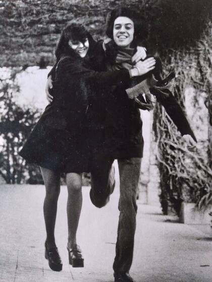 Vagando por las calles. Donald trabaja desde los 15 años haciendo lo que más le gusta: música para su fiel público