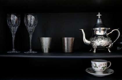 Vajilla en la cocina de Saeko Kushibiki en Fujisawa, al sur de Tokyo