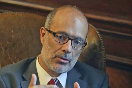 Valdés no rechaza utilizar estímulos para la actividad económica a través del gasto público pero advierte del peligro de políticas de "pan para hoy, hambre para mañana".