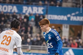 Valentín Barco se retiró aplaudido en su debut como titular en Racing de Estrasburgo