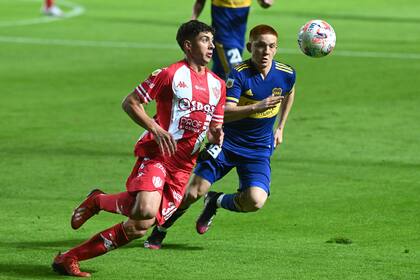 Valentín Barco, lateral izquierdo de Boca que debutó ante Unión con 16 años, por el Torneo 2021