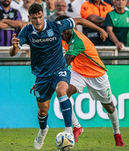 Valentín Carboni, durante el encuentro entre Racing y Banfield