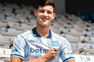 Valentín Carboni se rompió los ligamentos durante la práctica de Racing y se esfuman sus chances de ir al Mundial