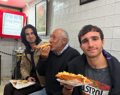 Valentín compartiendo momentos con su abuelo (Foto: @valenyan_)
